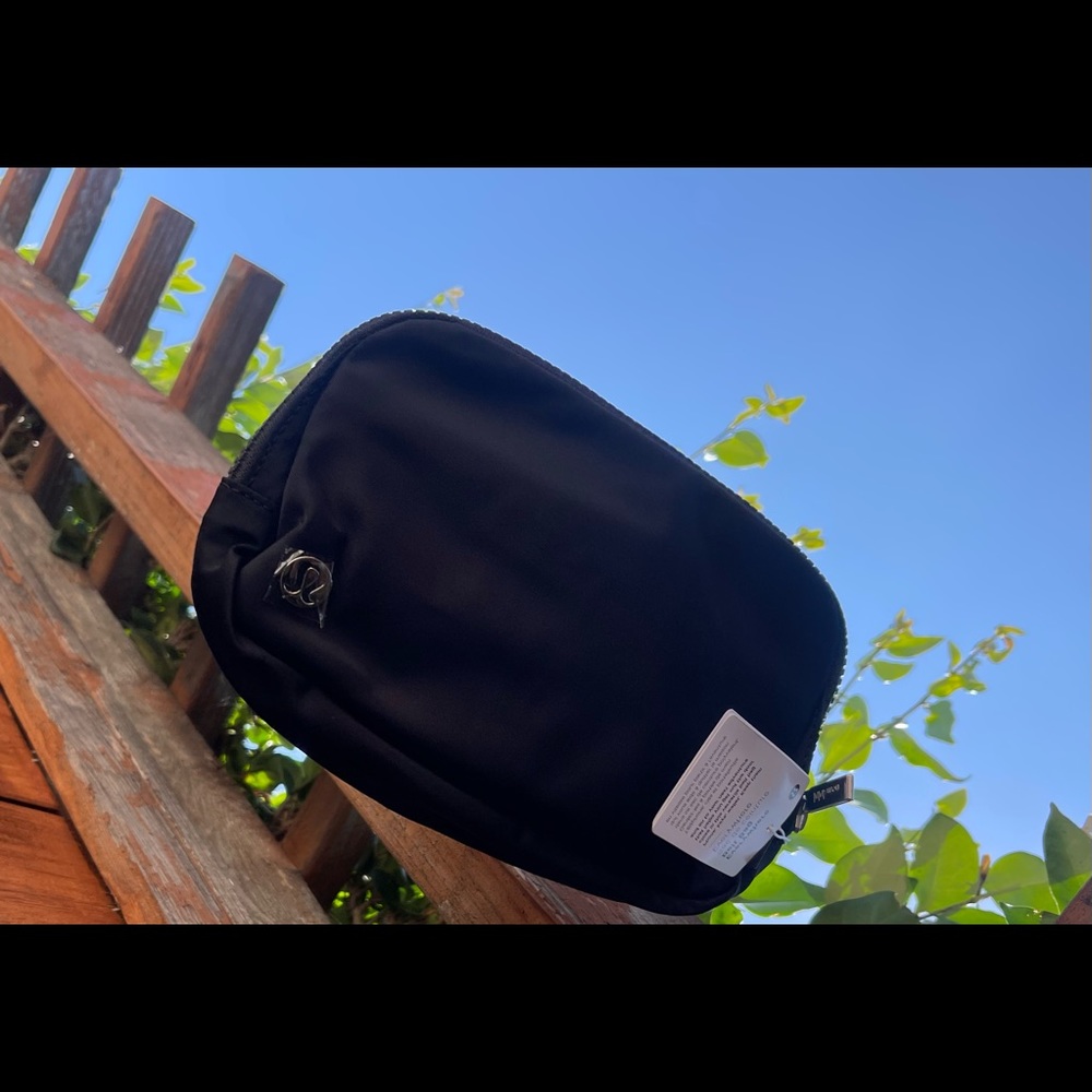 Lululemon everywhere belt-bag - Black